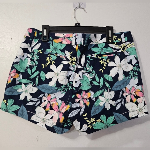 A.N.A dark navy floral shorts! - Picture 3 of 6